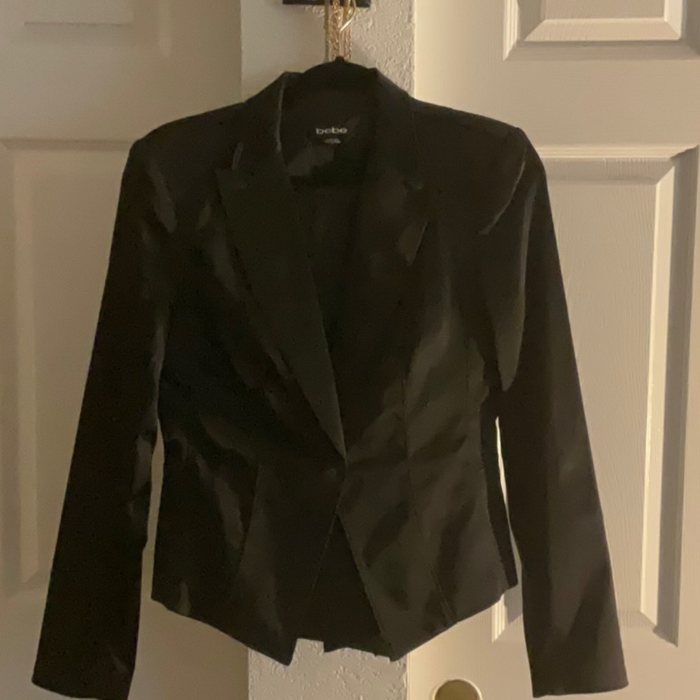 Black soup from Bebe size 8 Material silk